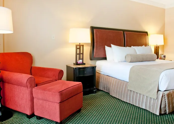 Grand - Historic Downtown 4*